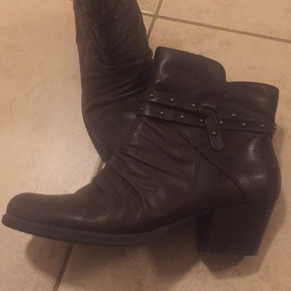 Yuu Marshey size 11 boots - Brown